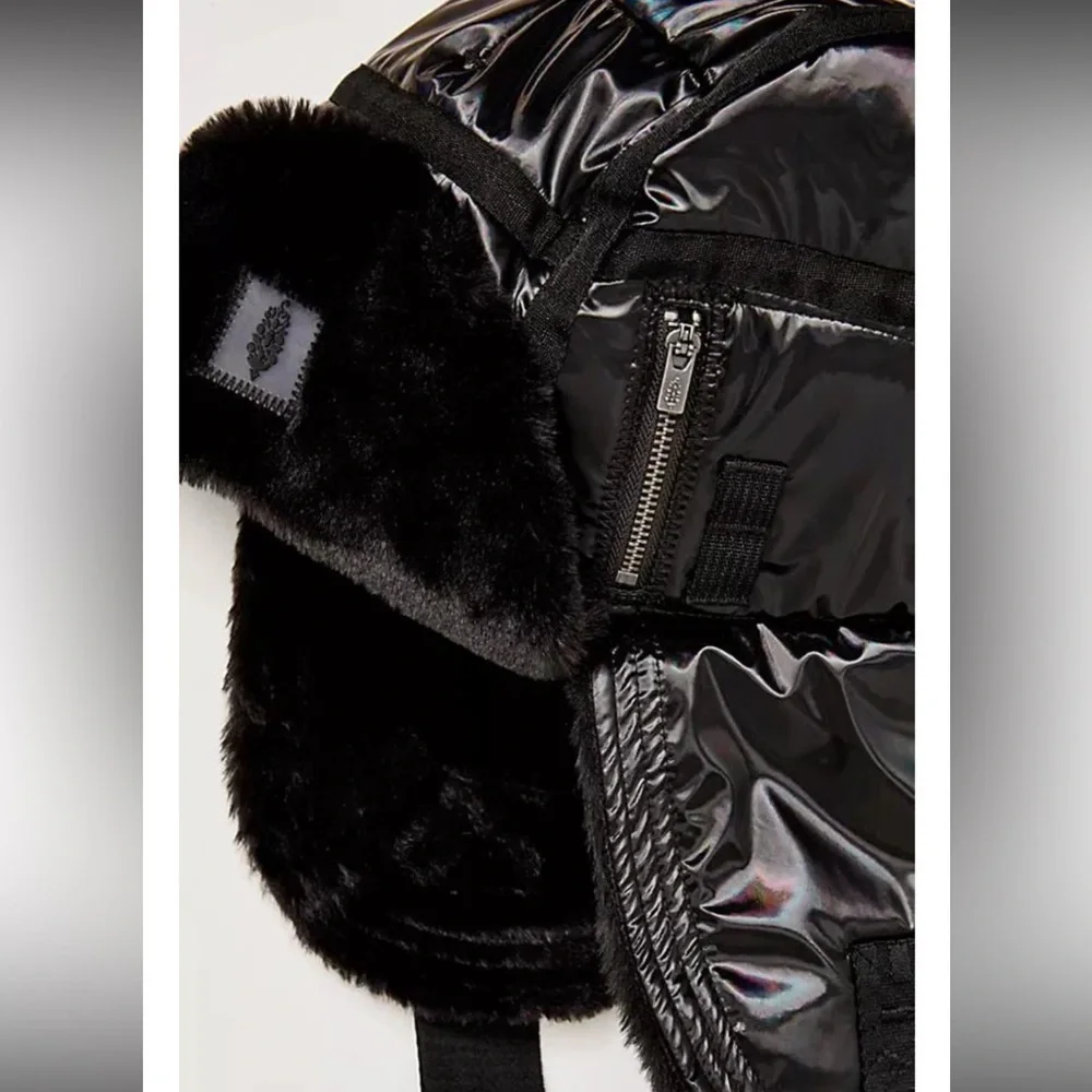 4033. Free People Supernova Puffer Trapper - Picture 4 of 5